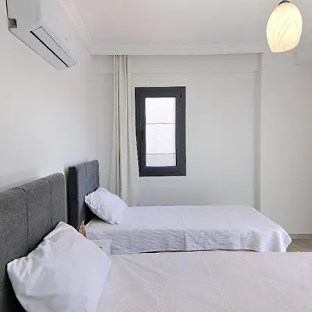 Vila Calis Merkeze Yakin Oezel Havuzlu Ikiz Fethiye